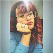 Studentessa per aiuto compiti medie e elementari